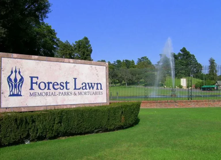 Forest Lawn Cemetery In Glendale